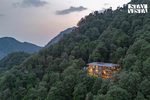 StayVista at Cliffbourne with Bonfire, BBQ, Book  Mussoorie Uttarakhand