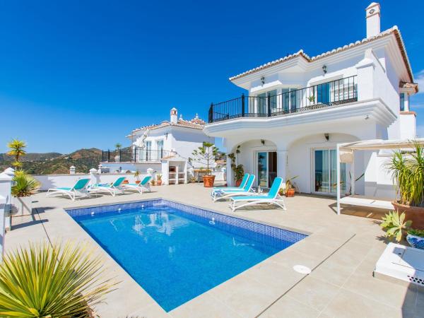 Villa Almijara by Interhome, Book  Hoteller i Axarquía med pool, Swimmingpool