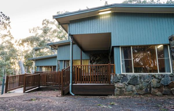 Dawsons Springs cabins, Book  Eulah New South Wales