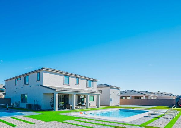 Modern Spacious 6BR Villa with Game Loft 5 Min to Strip, Stadium & Shopping!, Book  Las Vegas Nevada