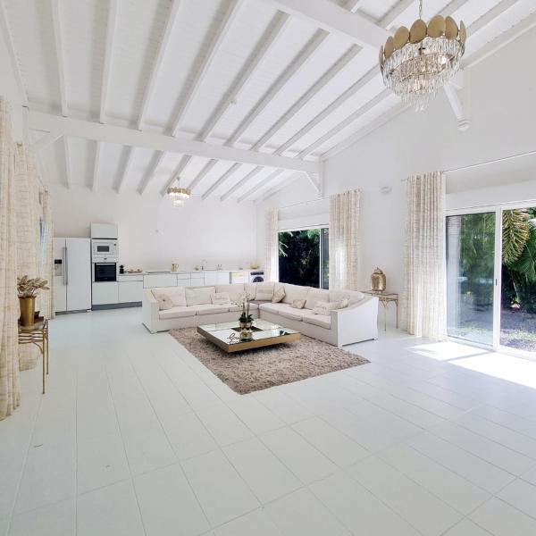 Sandy Bay Villa Opale, Book  Grande-Terre hoteller med pool, Swimmingpool