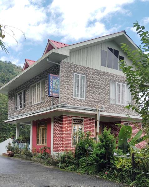 Sunyog Homestay, Book  Pedong hoteller med parkering, Parkering