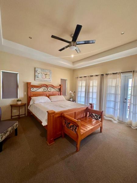 Mi Casa en el Valle, Book  Baja California hoteller med parkering, Parkering