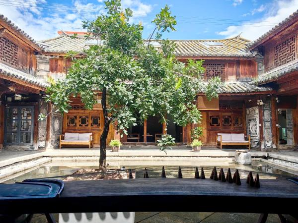 Dali Xizhou Jiakedi 大理喜洲甲科第古宅文化民宿, Book  da Yunnan