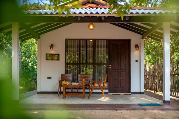 Wave Crest Villa, Book  Dikwella Matara