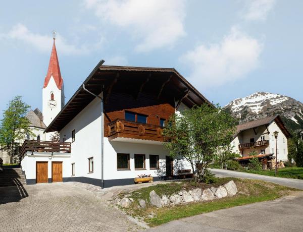 Villa Berwang, Book  Hoteller i Tyrol med parkering, Parkering