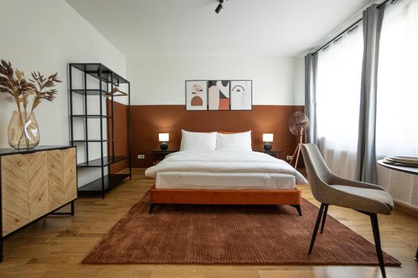 Spacious studio in prime location with queen bed, Book  Wien Østrig