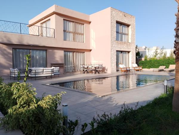 Villa Moderne avec Piscine Privée et Jardin, Book  Marrakech-Tensift-Haouz hoteller med pool, Swimmingpool