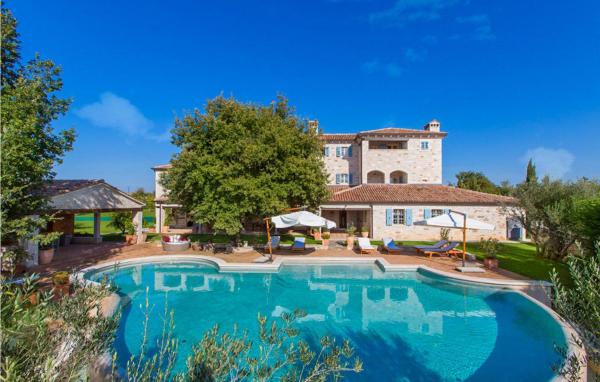 Villa Lou-Sophie, Book  Hoteller i Poreč Riviera med pool, Swimmingpool