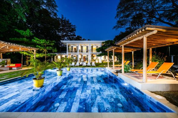 Villa Harmonia Pool and BBQ Steps to Beach, Book  Hoteller i Guanacaste med pool, Swimmingpool