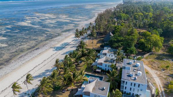 Luxus Ahadi-Beachfront-Villa mit Pool & Strandzugang bei Mtwapa Mombasa, Book  Hoteller i Coast Region med pool, Swimmingpool