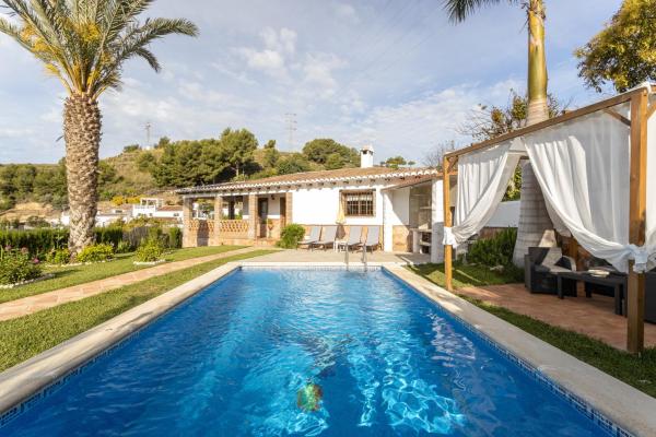 Villa Damian, Book  Hoteller i Costa del Sol med pool, Swimmingpool