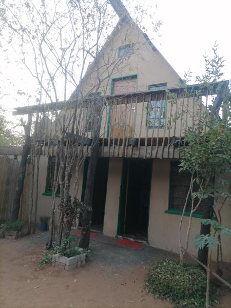 Sabs Cottage, Book  Kasane Chobe