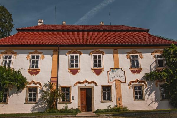 Zámeček Ostrov, Book  Ostrov Central Bohemia
