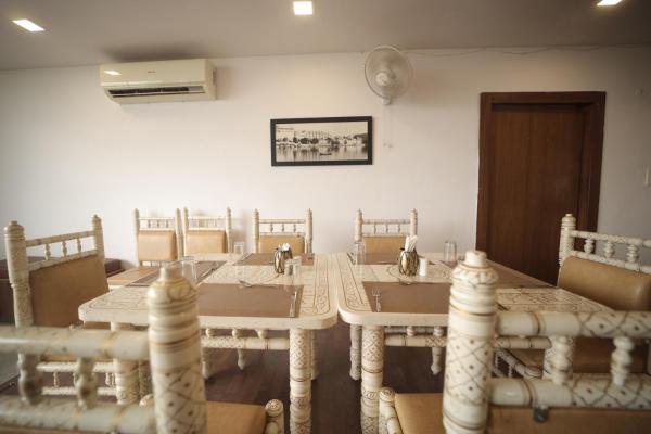 Krishn Palace Hotel, Book  Hoteller i Rajasthan med morgenmad, Morgenmad