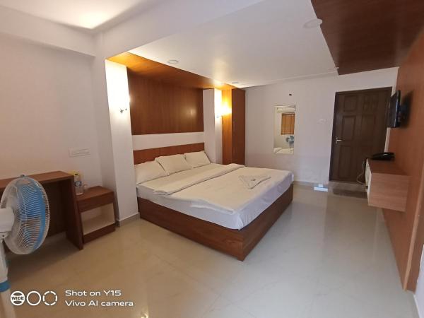 Hotel Magnet, Book  Marayoor New Delhi