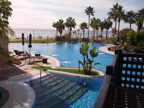 Tranquil Beachfront Apartments Mar Azul Resort, Book Lejlighed Hoteller i Costa del Sol med pool, Swimmingpool