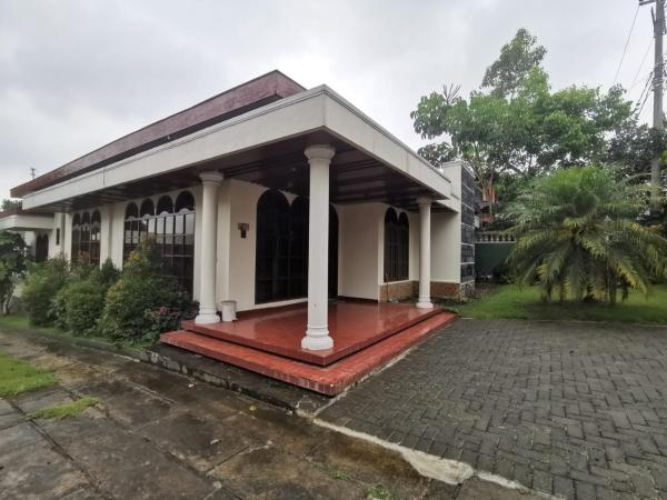 Villa Graha Permata 1, Book  Batu East Java, nær Angkut Museum