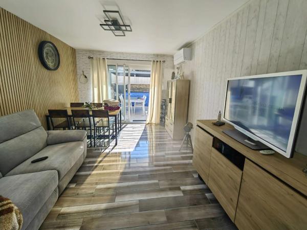 Villa T3 au calme, terrasse sud, clim, parking privatif - FR-1-607-236, Book  Cap d'Agde hoteller med pool, Swimmingpool
