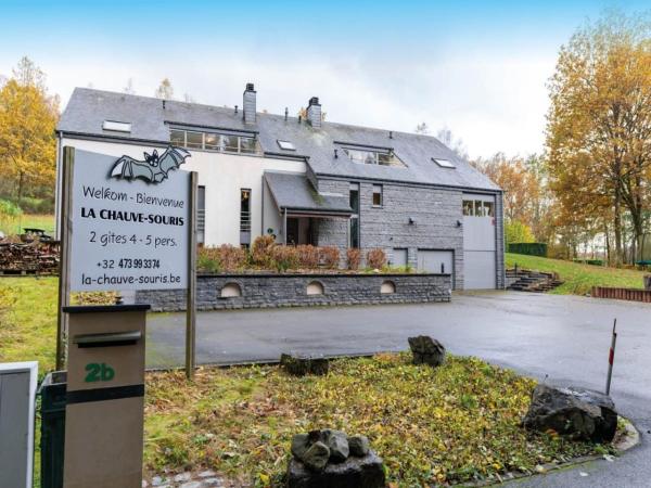 Villa La Chauve Souris, Book  Hoteller i Ardennes Belge med pool, Swimmingpool