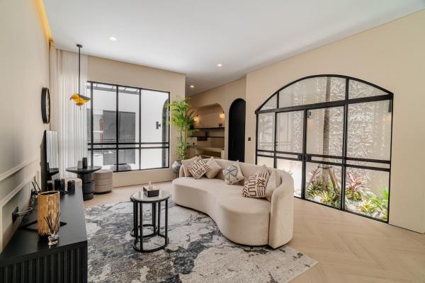 The Carter Townhouse Canggu 2BR Walking Distance to Beach, Book  Badung hoteller med parkering, Parkering