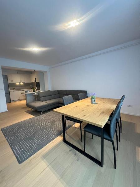 Cozy London Escape, Book  Suceava 