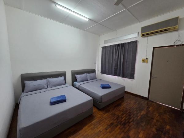 Ipoh Stadium Hostel, Book  Perak hoteller med parkering, Parkering