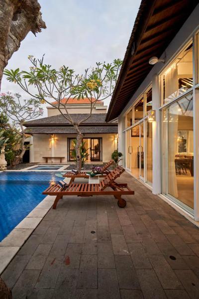 Villa Umasari Keramas 3 Bedrooms, Book  Keramas Gianyar