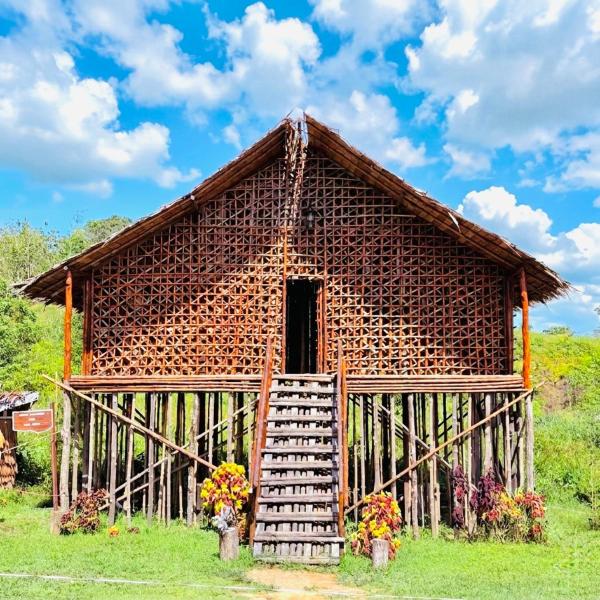 Rumsram Homestay by Rumah Etnik Papua Sorong, Book  Klamono West Papua