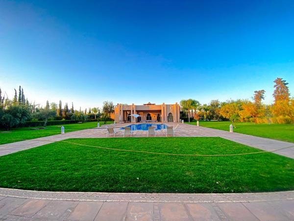Villa Moyen orient by séjour, Book  Marrakech-Tensift-Haouz hoteller med pool, Swimmingpool
