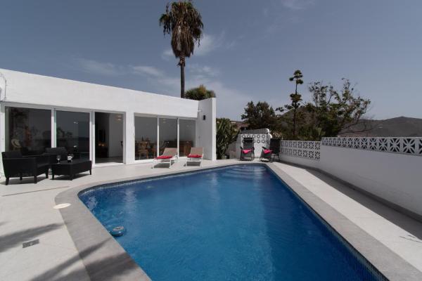 Villa La Florida Tranquil 3 Bedroom Villa, Book  Tenerife hoteller med pool, Swimmingpool
