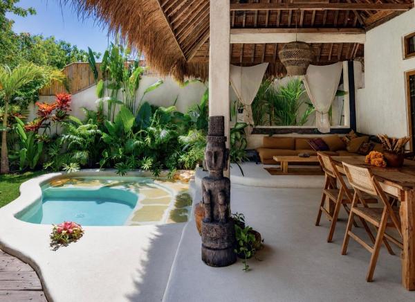 Tropical Jungle View ,VILLA UYAI, Uluwatu Bingin, Book  Hoteller i Bali med pool, Swimmingpool