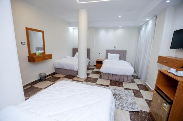 7 pyramids inn, Book  Cairo Governorate hoteller med parkering, Parkering