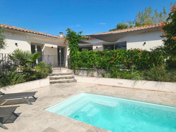 La Villa Haute - Maison De Vacances, Book  Hoteller i Mormoiron med pool, Swimmingpool