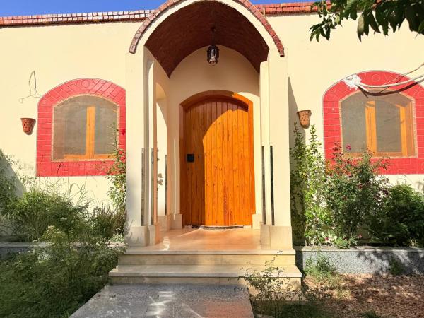 Upper Egypt Villa, Book  Luxor 