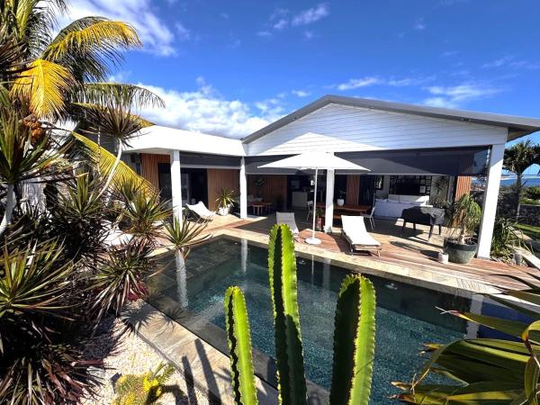 Villa 22, Book  Hoteller i Saint-Paul med pool, Swimmingpool