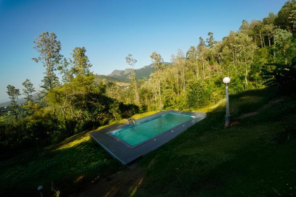 Bhramaram resort, Book  Hoteller i Kanthalloor med pool, Swimmingpool