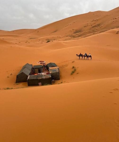 Desert Galaxy Camp, Book  Merzouga 