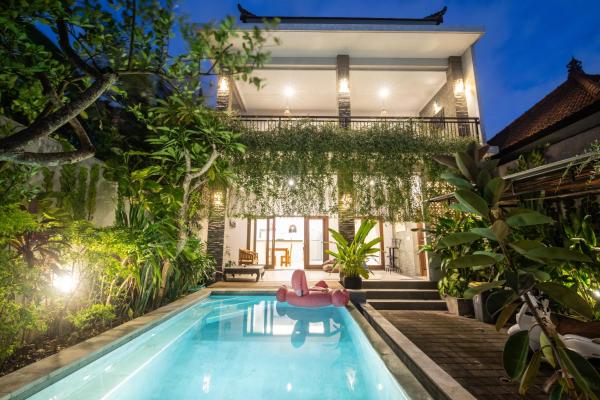 3BR Private Pool Galathe Villa-Canggu, Book  Hoteller i Bali med pool, Swimmingpool