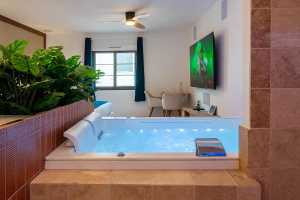 Pyrénées Signature - Suites & Spa, Book  Tarbes 