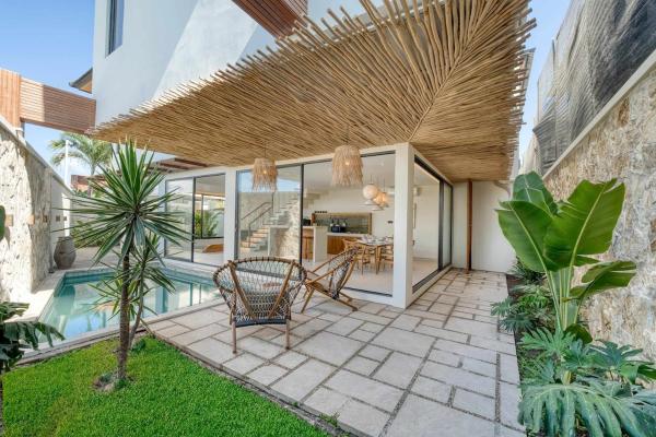Anjuna Surf & Sunset 3BR Villas in Uluwatu, Book  Hoteller i Bali med pool, Swimmingpool