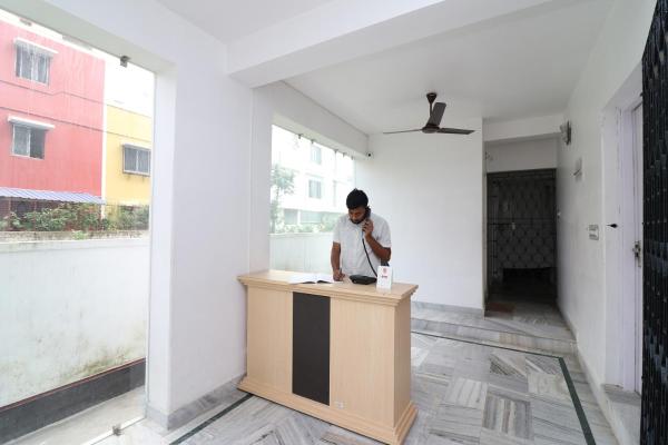 Hotel O White Heaven, Book  Calcutta 