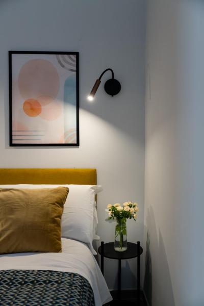Plebiscito Luxury Rooms, Book  Plebiscito Napoli