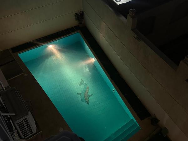 White Greece villa, Book  Hoteller i Giza Governorate med pool, Swimmingpool