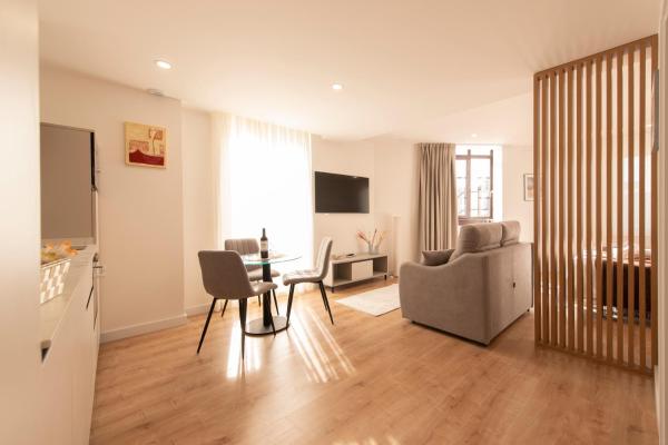 ALAIA ROOMS, Apartamentos Turísticos 0003, Book  Logroño La Rioja