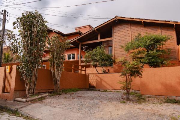 Madalena Guest House - Praia do Campeche, Book  Florianopolis hoteller med parkering, Parkering