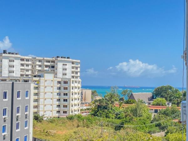 Hasna Comfy Apartments, Book Lejlighed Hoteller i Coast Region med parkering, Parkering