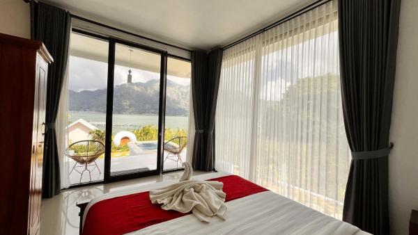 lake hill view, Book  Kintamani Bangli