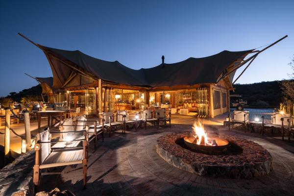 Maloba Lodge - Private Game Reserve, Book  Kameelpan hoteller med pool, Swimmingpool