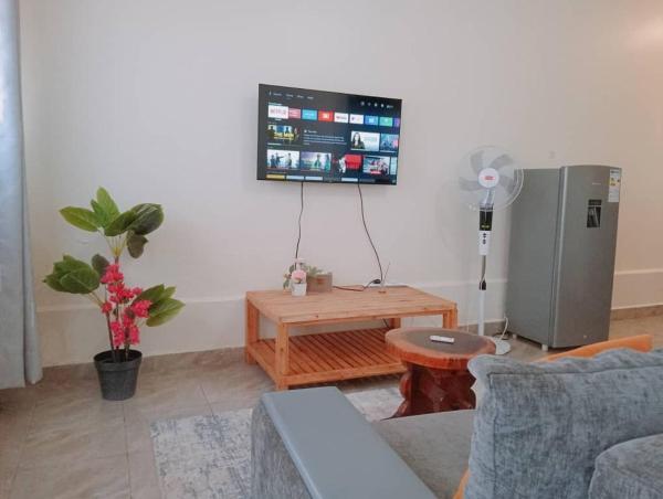 Royal Homes, Book  Kampala hoteller med parkering, Parkering